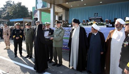 تصاویر/ تحویل دهی ناو موشک انداز سپر به نیرو دریایی ارتش توسط وزارت دفاع
