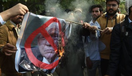به آتش کشیدن تصویر ترامپ در پاکستان