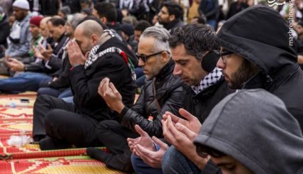 اقامه نماز جمعه در مقابل کاخ سفید