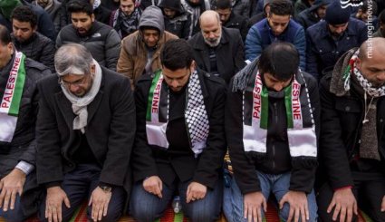 اقامه نماز جمعه در مقابل کاخ سفید