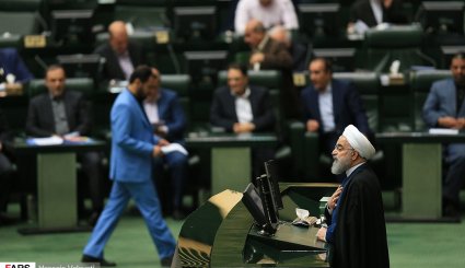 تصاویر/ تقدیم لایحه بودجه ۹۷ به مجلس شورای اسلامی