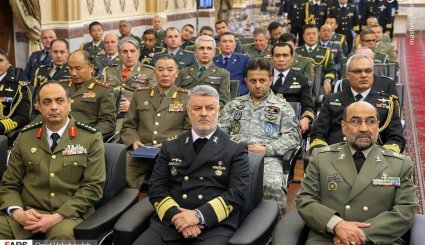  دیدار وابستگان نظامی خارجی مقیم تهران با دریادار خانزادی