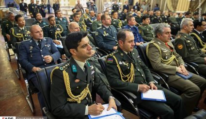  دیدار وابستگان نظامی خارجی مقیم تهران با دریادار خانزادی