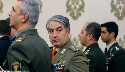  دیدار وابستگان نظامی خارجی مقیم تهران با دریادار خانزادی