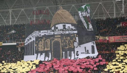 سنگ‌تمام تماشاگران فوتبال برای قدس