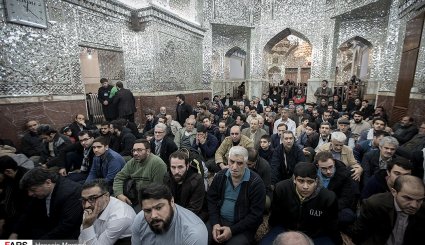 تصاویر/ غبار روبی ظریح مطهر حضرت عبدالعظیم حسنی (ع)

