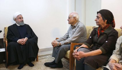 دیدار رئیس جمهور با خانواده شهید ادوین شاهمیریان
