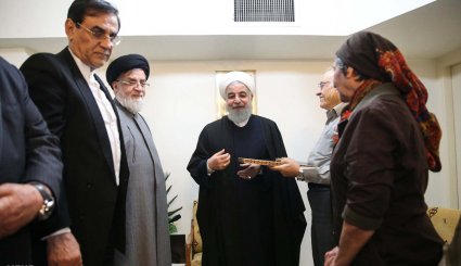 دیدار رئیس جمهور با خانواده شهید ادوین شاهمیریان

