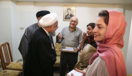 دیدار رئیس جمهور با خانواده شهید ادوین شاهمیریان

