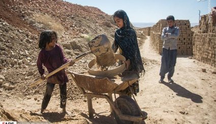 کارگران کم سن‌وسال فاروج