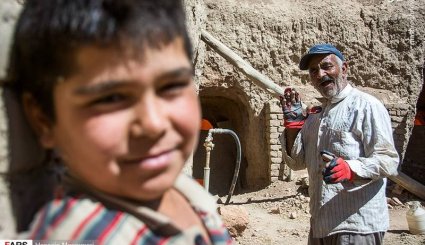کارگران کم سن‌وسال فاروج