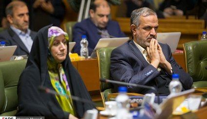 حضور اسقف اعظم ارامنه تهران در شورای شهر
