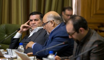 حضور اسقف اعظم ارامنه تهران در شورای شهر
