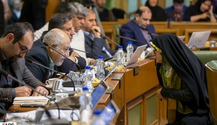 حضور اسقف اعظم ارامنه تهران در شورای شهر

