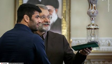  تقدیر لاریجانی از قهرمانان وزنه برداری