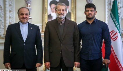  تقدیر لاریجانی از قهرمانان وزنه برداری