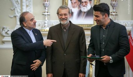  تقدیر لاریجانی از قهرمانان وزنه برداری