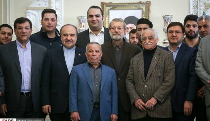  تقدیر لاریجانی از قهرمانان وزنه برداری