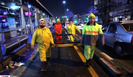 تخریب اموال عمومی توسط اغتشاشگران
