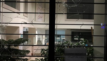 تخریب اموال عمومی توسط اغتشاشگران
