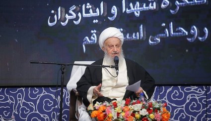 نخستین کنگره یکصد هزار شهید روحانی استان قم
