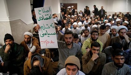 اجتماع طلاب و دیدار با آیت‌الله نوری همدانی