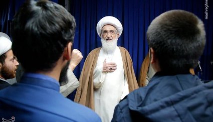 اجتماع طلاب و دیدار با آیت‌الله نوری همدانی