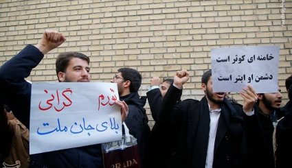 اجتماع طلاب و دیدار با آیت‌الله نوری همدانی