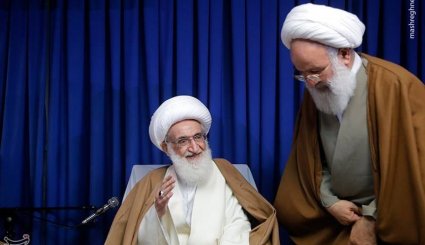 اجتماع طلاب و دیدار با آیت‌الله نوری همدانی