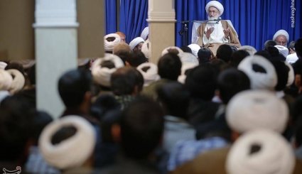 اجتماع طلاب و دیدار با آیت‌الله نوری همدانی