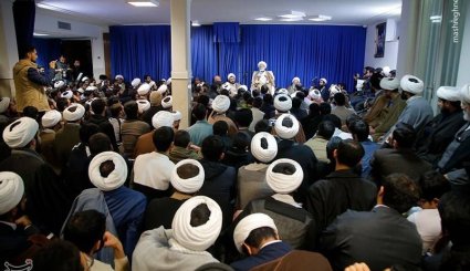 اجتماع طلاب و دیدار با آیت‌الله نوری همدانی