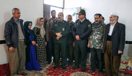  تحویل اولین مسکن نوساز به زلزله زدگان کرمانشاه