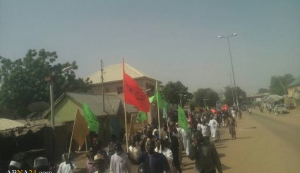راهپیمایی شیعیان نیجریه اعلام همبستگی با شیخ زکزاکی
