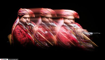 جشنواره ای برای رنگها و آواها
