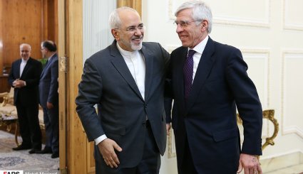 دیدار جک استراو وزیر خارجه اسبق انگلیس با ظریف

