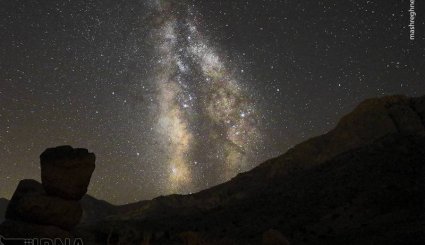 زیبایی‌های آسمان ارومیه در شب