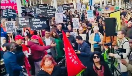 تظاهرات ضد جنگ در مقابل پارلمان انگلیس؛ «بمباران سوریه را متوقف کنید»+تصاویر