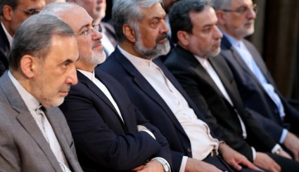 تصاویر دیدار رهبر معظم انقلاب با مسئولان وزارت خارجه