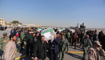 تصاویری تکان دهنده از انتظار خانواده های شهدای عملیات تروریستی زاهدان