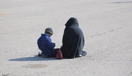 تصاویری تکان دهنده از انتظار خانواده های شهدای عملیات تروریستی زاهدان