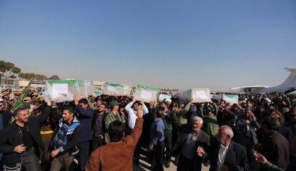 تصاویری تکان دهنده از انتظار خانواده های شهدای عملیات تروریستی زاهدان