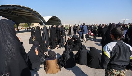 تصاویری تکان دهنده از انتظار خانواده های شهدای عملیات تروریستی زاهدان