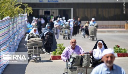 عکس| بازگشت نخستین گروه از حجاج ایرانی