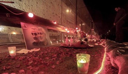 برگزاری دعای کمیل در محل شهادت سردار شهید حاج قاسم سلیمانی و شهید ابو مهدی مهندس