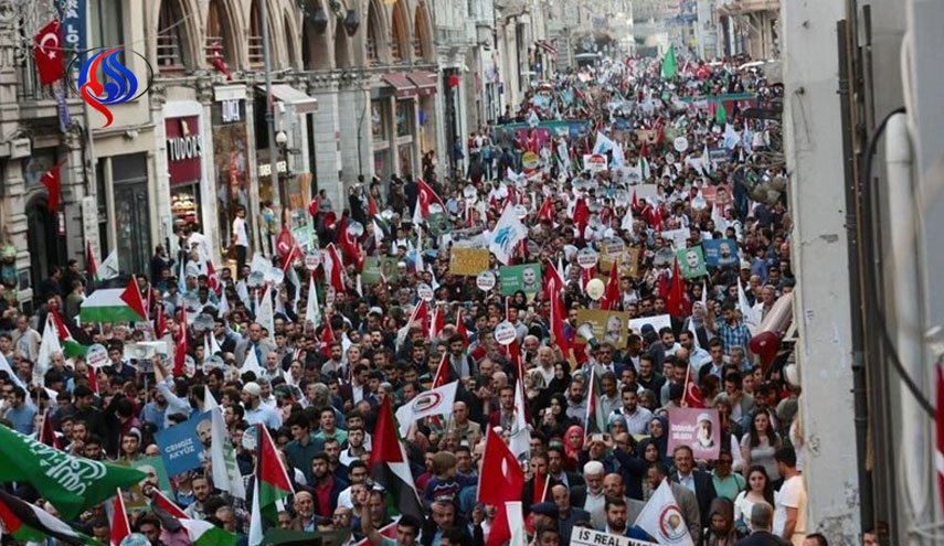 تظاهرات گسترده در استانبول علیه اردوغان 