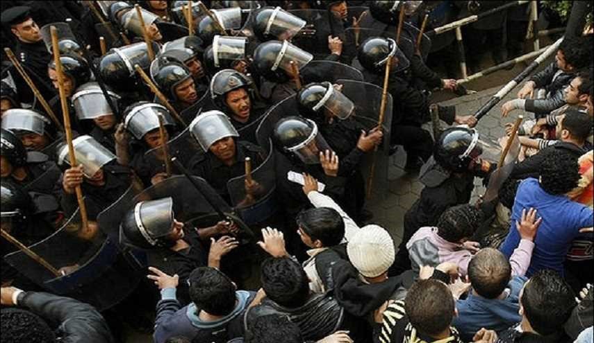 یک کشته و ده ها زخمی در درگیری های شدید پلیس و معترضان الجیزه  