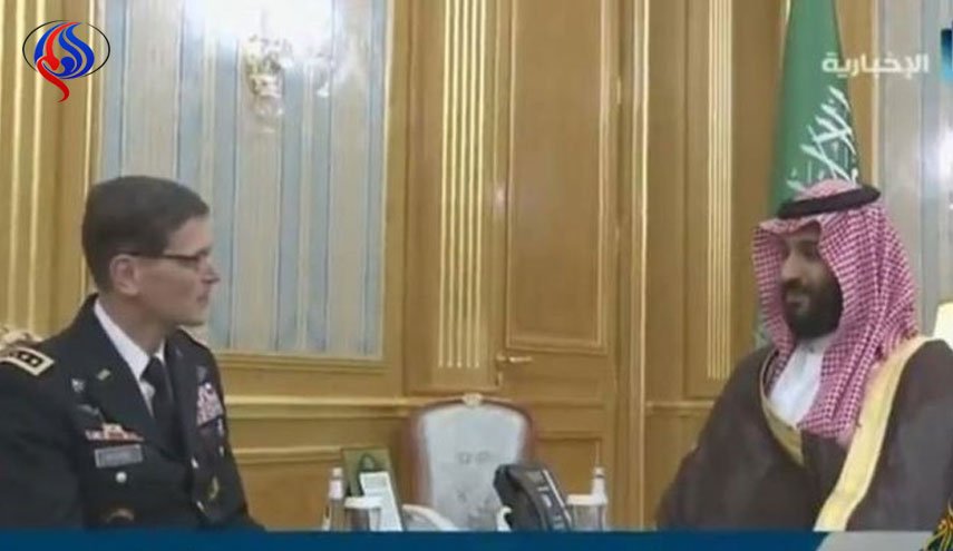 دیدار محمد بن سلمان با فرمانده نیروهای مرکزی آمریکا 