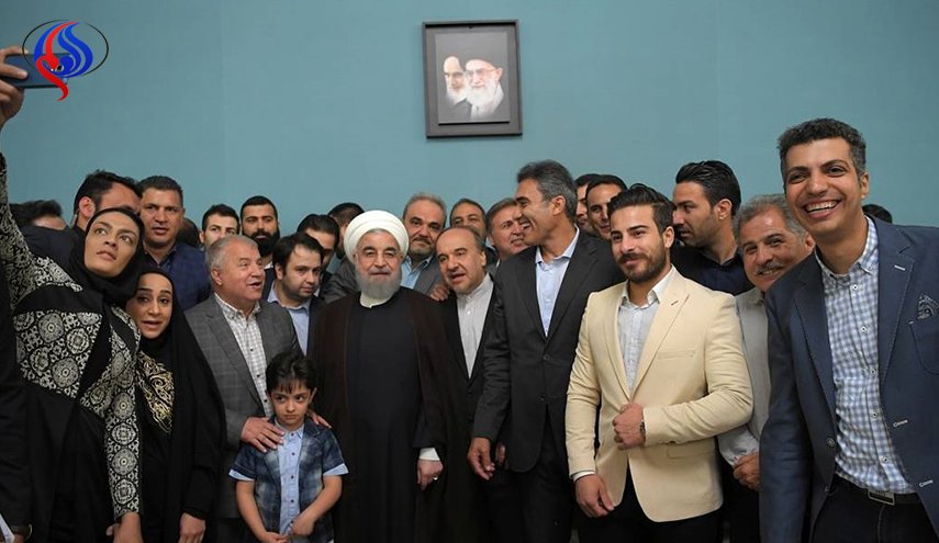 برای مراسم تحلیف رئیس جمهور، دایی دعوت شد اما کریمی نه!