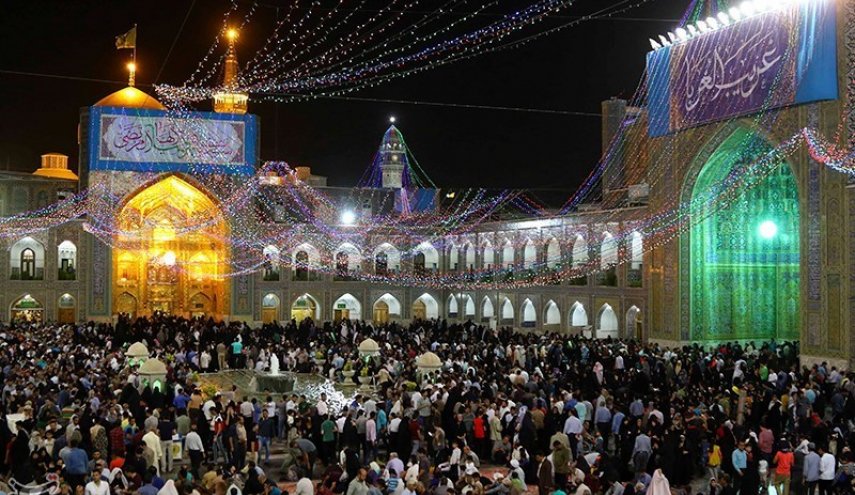 ماجرای پناهنده‌شدن یک شتر به حرم امام رضا (ع) + عکس