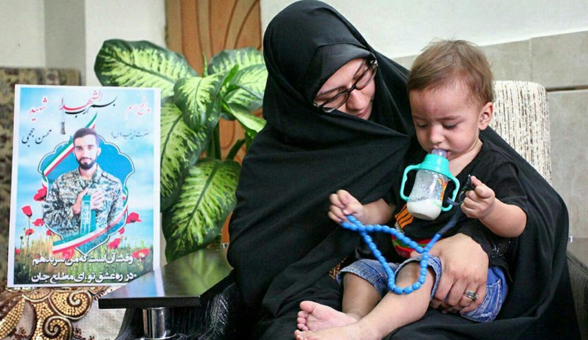 واکنش همسر شهید محسن حججی به خبر بازگشت پیکر شهید+ تصویر